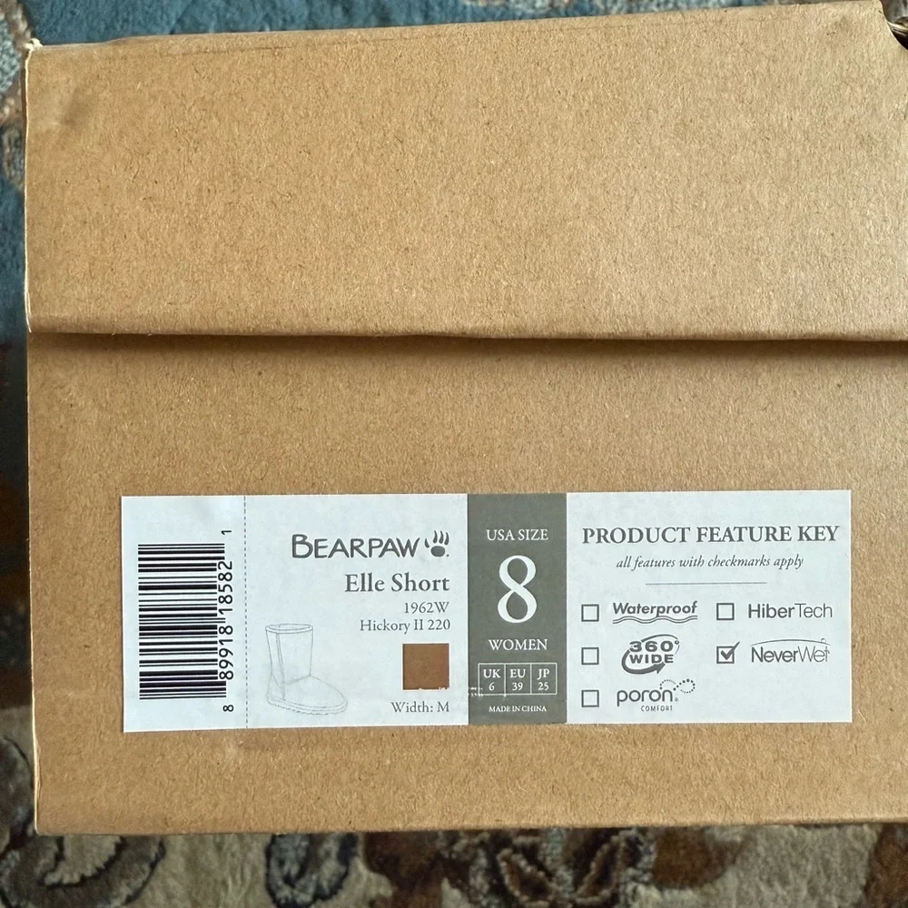 Bearpaw Women's Elle Short Hickory Suede  Boots . Size 8